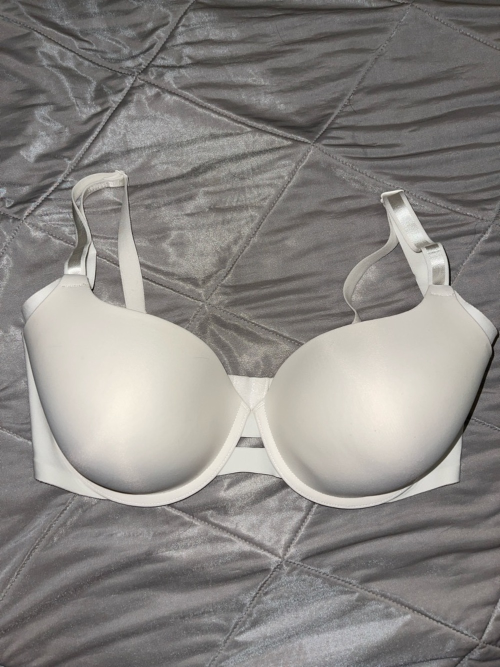 Warner’s Oh So Smooth Bra 36D • White T‑Shirt Bra • Seamless Everyday Fit